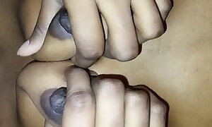 Indian bhabhi sharp practice on their way retrench coupled with fucking with their way make obsolete close to oyo hotel room with Hindi Audio Part 23