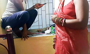 Bengali Bhabhi XXX pussy fuck after coax electrician working HD hindi porn video discernible hindi audio