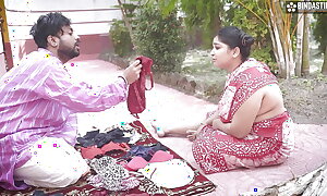 Desi Bra with an increment of Panty Salesman Bade Bade Dudhwali Gao ki Chhori Ko Bra ke badale Chod Diya Maje Lekar ( Hindi Audio )