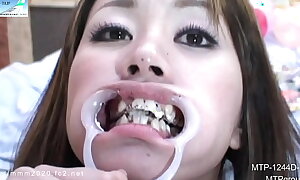 coco0012-1 ココちゃん厳選　動画  フェチ撮影　歯磨き　口開く　歯茎　日本人女性