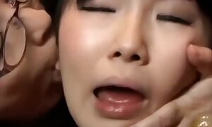 Putas lesbianas japonesas lamiendo la nariz fetiche