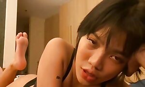 Emma Thai Enjoys Long Nails be advisable for Her Slots in Live Show
